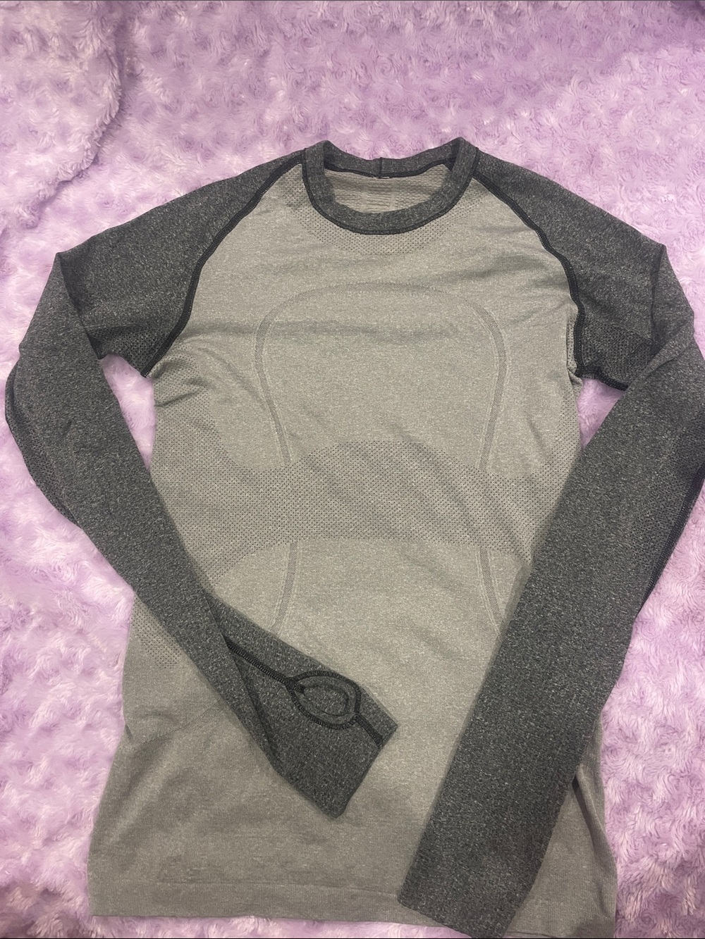 lululemon athletica Women's Long Sleeve Raglan Tee in Light Gray and Dark Gray
